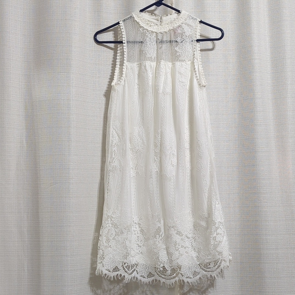 No boundaries Lace Mini Dress Xsmall White Sleeveless Lined Round Collar